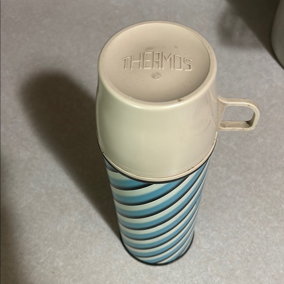 Vintage King-Seeley Keapsit Thermos Blue and White Striped Retro Thermos - Picture 2 of 8